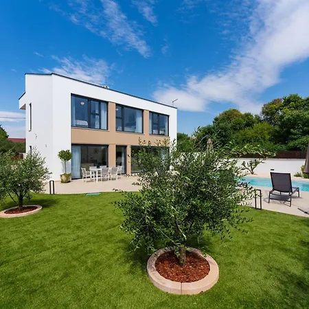 Villa Astral